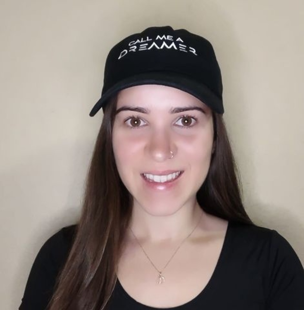 Meet your Posher, Daniella